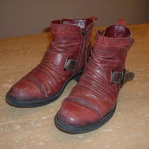 Earth red leather booties